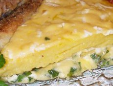 Кукурузная запеканка с сыром и зеленью от ТМ «Алтайская сказка» Кукурузная запеканка с сыром и зеленью от ТМ «Алтайская сказка»