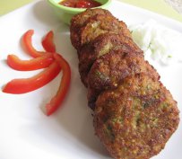 Ячменные котлеты с салатом из перца