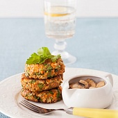 Гречневые котлеты с грибным соусом Гречневые котлеты с грибным соусом